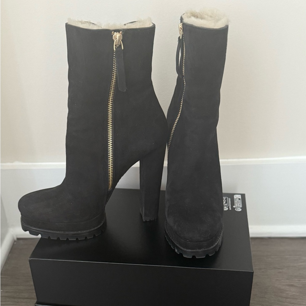 Alice + Olivia Black Heeled Boots with Sleek Design